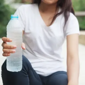 Hydratační hysterie má temnou stránku. Přebytek vody může ohrozit život