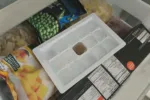 Jak během sekundy poznat zkažené potraviny v mrazáku? Trik s mincí využije každý 