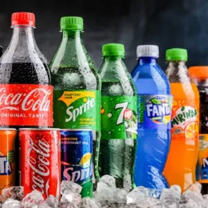 Zdaníme limonádu a budeme štíhlí? Praxe ukázala, že restrikce k ničemu nevedou, jen lidem zdraží nákup