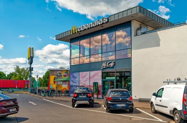 V německém McDonald’s jsem za menu dala skoro 390 korun. Téměř polovinu věcí u nás vůbec neseženete