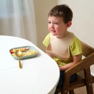 Ještě tři sousta! Proč bychom děti neměli nutit dojídat za každou cenu