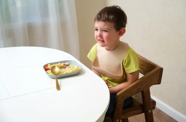 Ještě tři sousta! Proč bychom děti neměli nutit dojídat za každou cenu