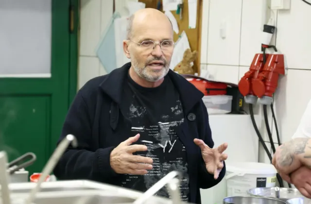 Šéf je zpět! Pohlreich ukazuje gastronomii v nové dimenzi, přesto naráží na kritiku diváků