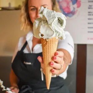 Gorgonzola, svíčková i povidloň v kornoutu. Čeští zmrzlináři zkoušejí chutě, které byste ve zmrzlině nečekali