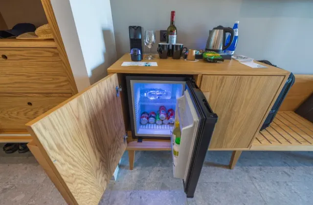 Z minibaru jsme nic nevypili, přesto přišel účet. U některých hotelů stačí láhev pouze zvednout 
