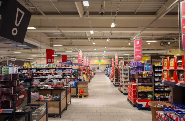 Kaufland spustil novinku a naštval si tak zákazníky. Kdyby raději zrychlili u pokladen, spílají 