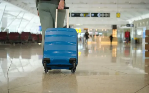 Z dovolené si můžete přivézt víc než suvenýr. Štěnice v kufru, střevní infekci i drahou mušli