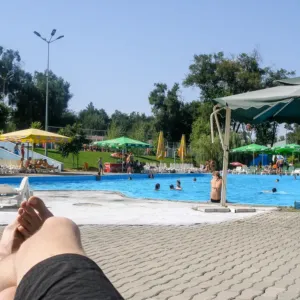 Rodinný den u vody už není za pár stovek. Zmapovali jsme ceny koupališť i stánků, rozdíly překvapí