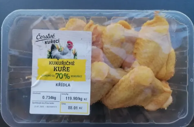 Další kuřecí maso se salmonelou. Na obalu přehlížíme údaj, který se teď vyplatí kontrolovat
