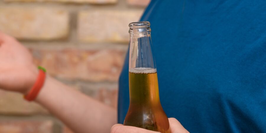 Poslala jsem patnáctiletého syna pro alkohol. U nás neuspěl ani jednou, v Praze si nakoupil bez potíží