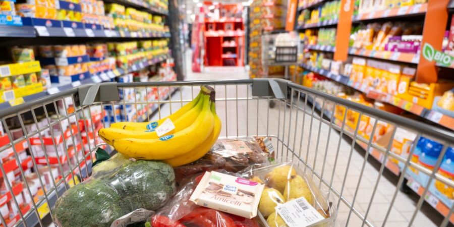 Zemědělství přijde o 25,6 miliardy. Český spotřebitel to může pocítit na cenách mléka, vepřového i ovoce