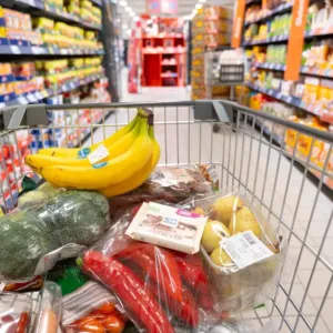 Tesco, BILLA i Albert teď lákají na slevy. Vysledovali jsme, co se kde skutečně vyplatí