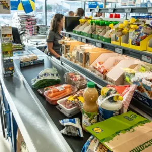 Rozmysleli jste si nákup až u pokladny? Jedna chyba může obchod připravit o celé balení potravin