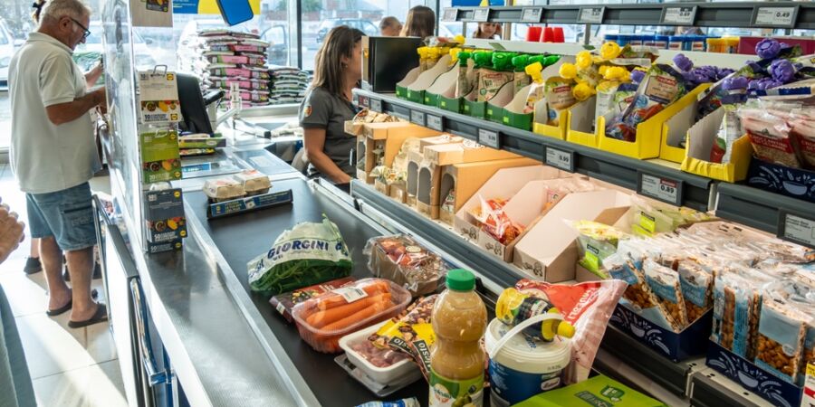 Rozmysleli jste si nákup až u pokladny? Jedna chyba může obchod připravit o celé balení potravin